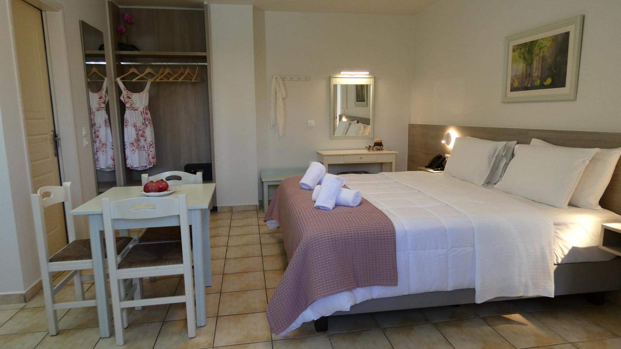 Melina Beach Platanias  Luaran gambar