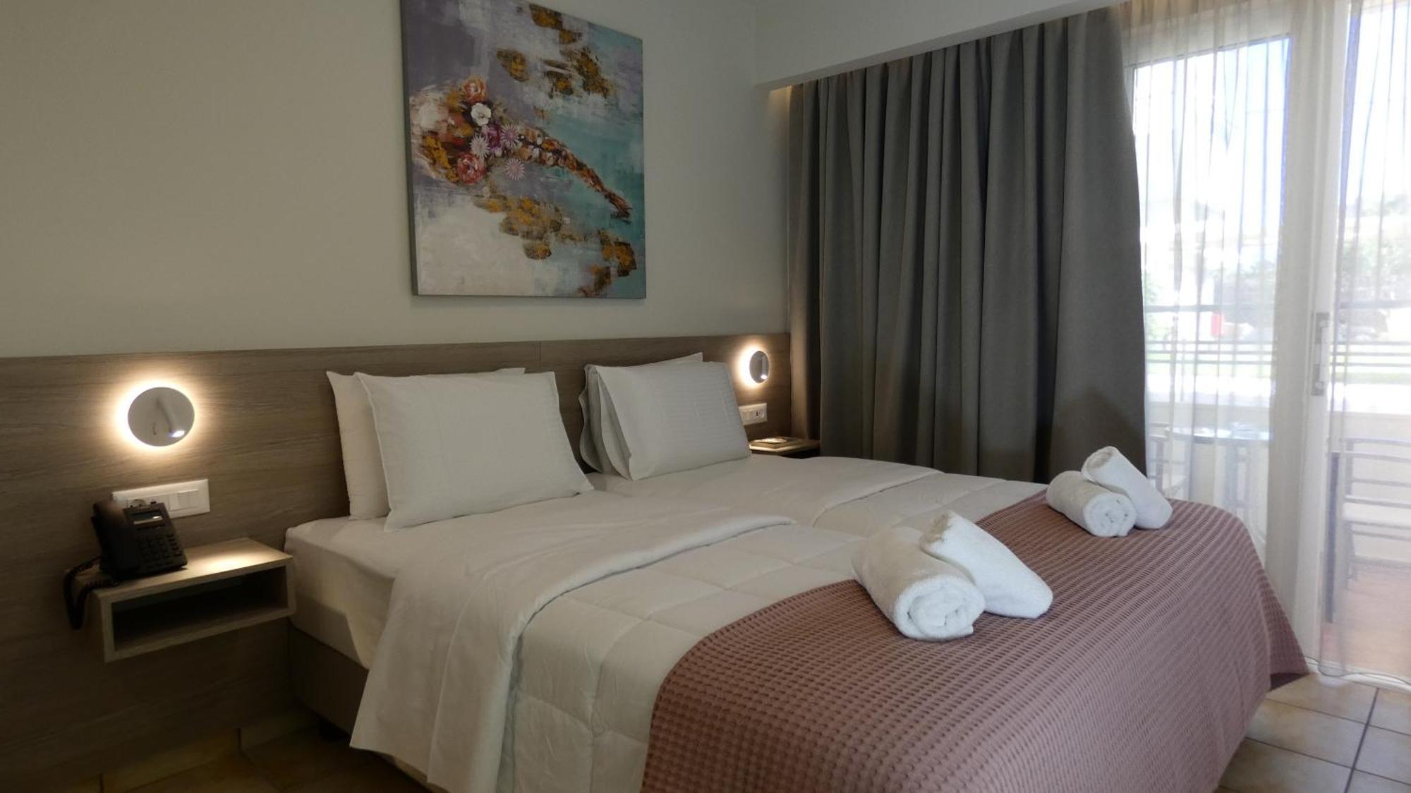 Melina Beach Platanias  Luaran gambar